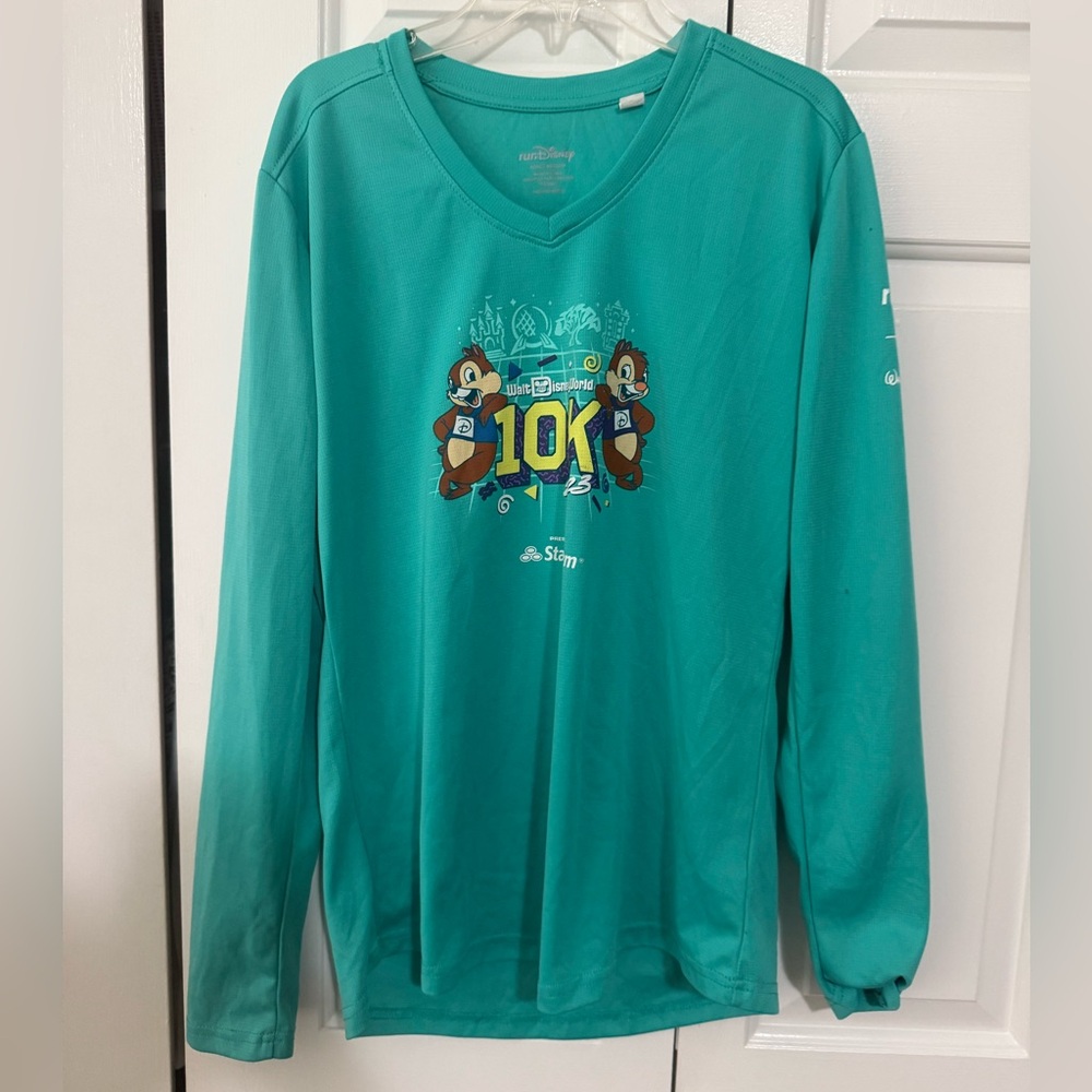 RunDisney chip & dale Turquoise athletic running Long Sleeve Tee
Size medium